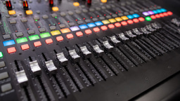 AVIXA se asocia con SynAudCon para ampliar el acceso a capacitación profesional en audio