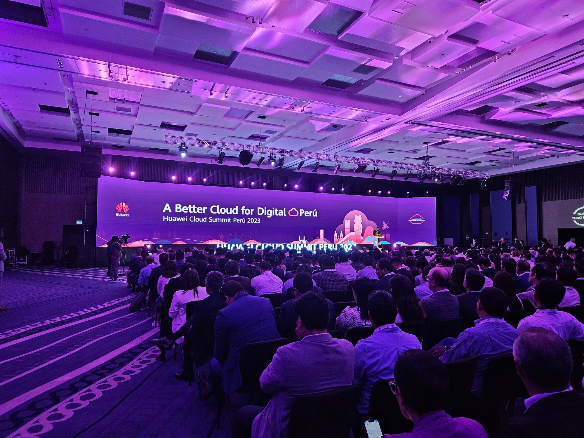 Transformación en Centros de Control y Servicios Cloud