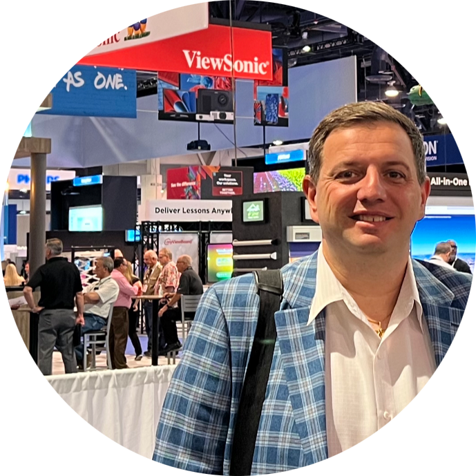 Go to the profile of Leo Golubitsky