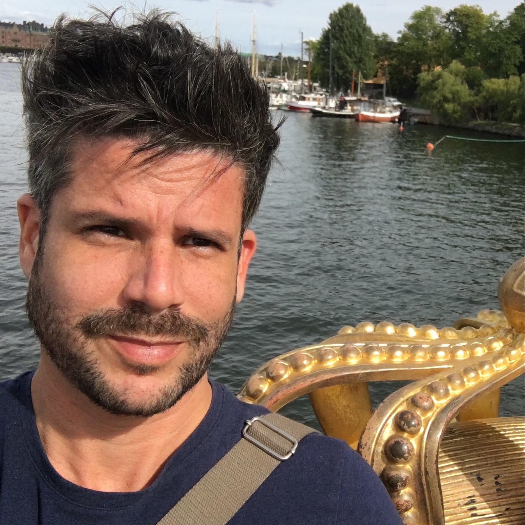 Go to the profile of Omar Carralero