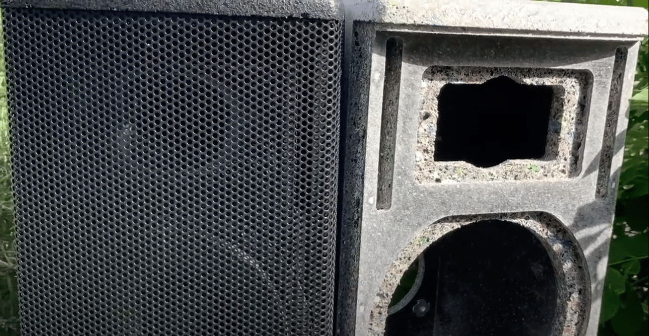 This loudspeaker is made from recycled plastic