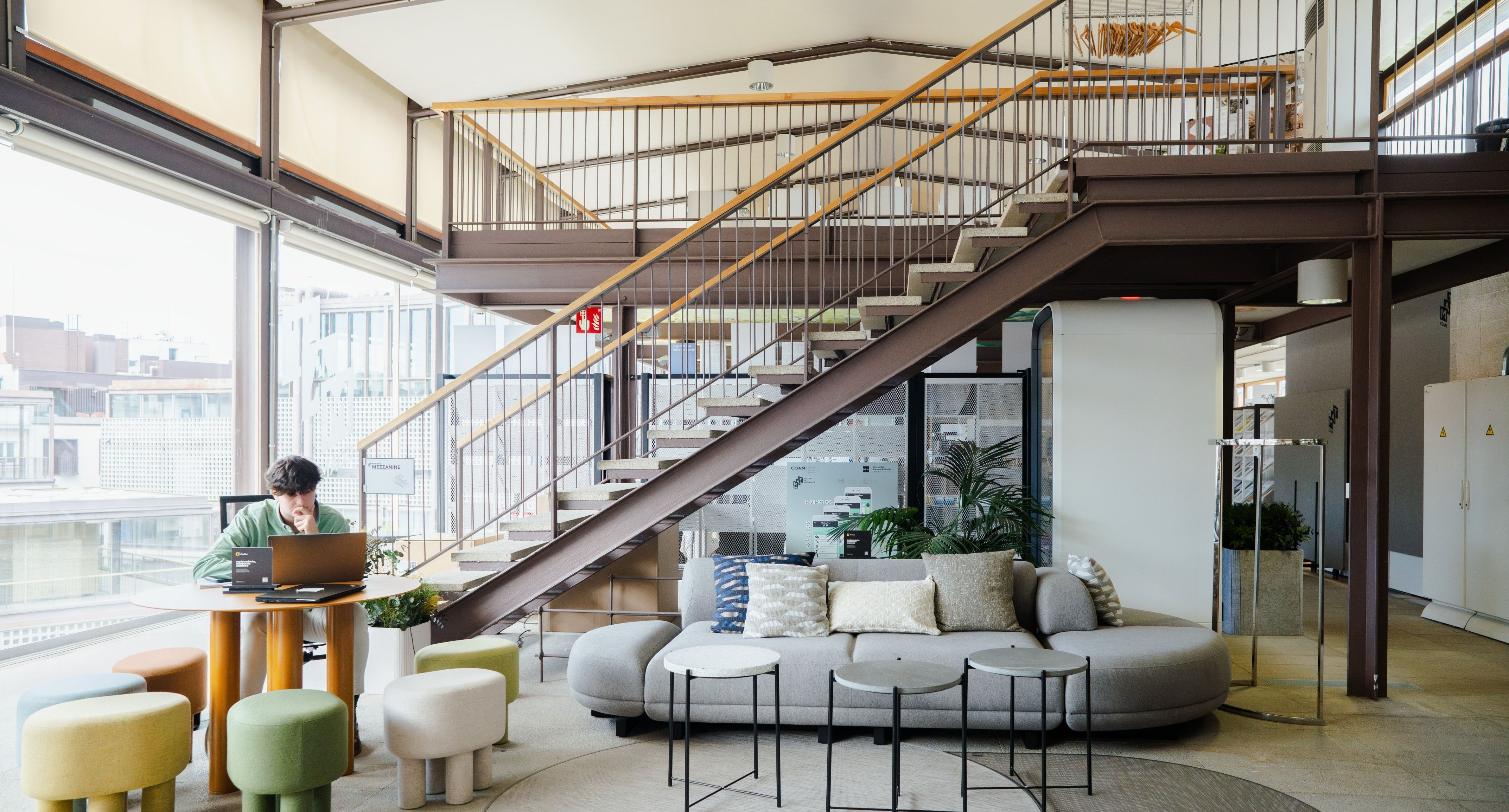 LED DREAM GROUP SE UNE A MATCOAM