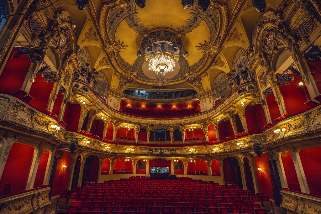 Five Best Practices for Modernizing Theater Communications and Production Workflows