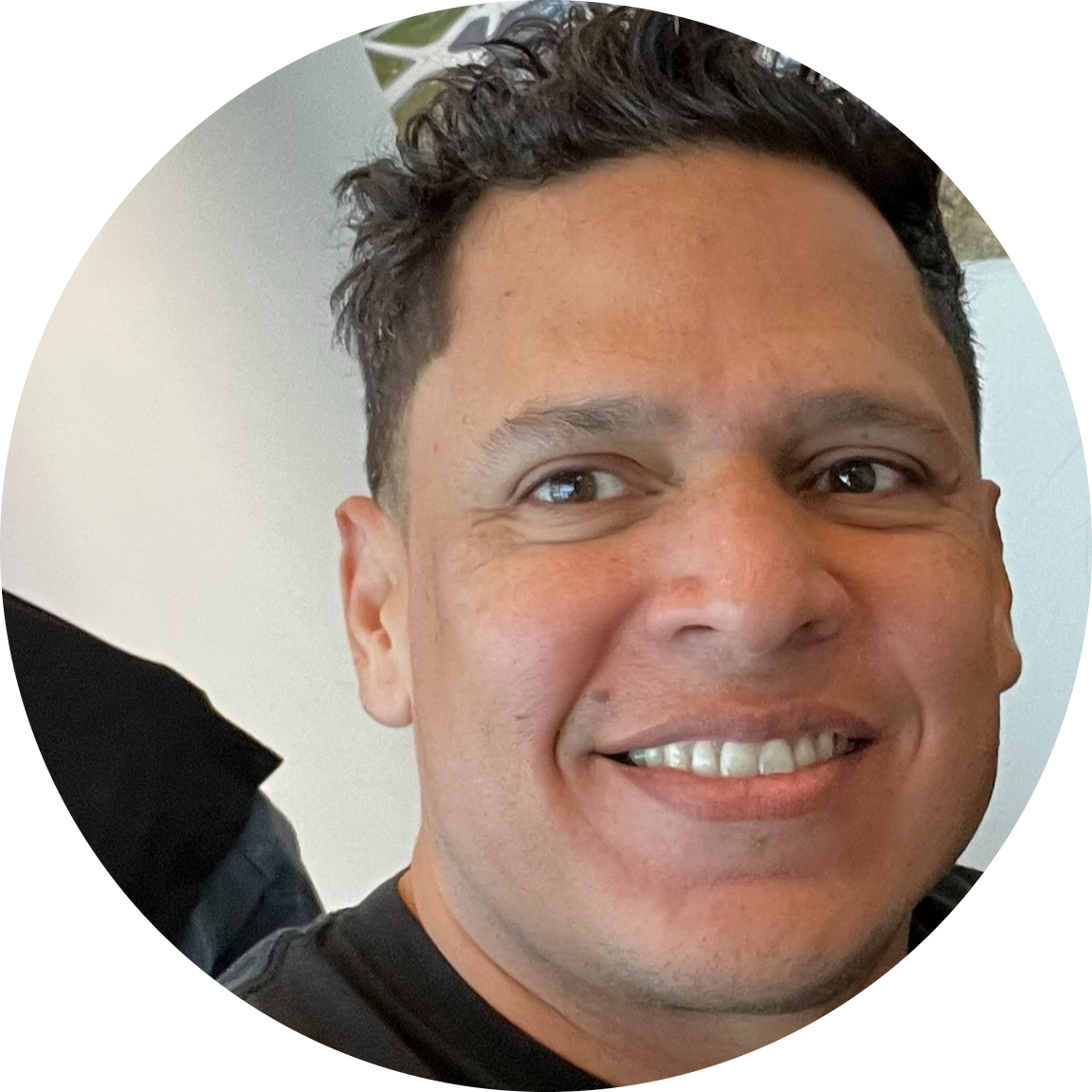 Go to the profile of Henrry Avila