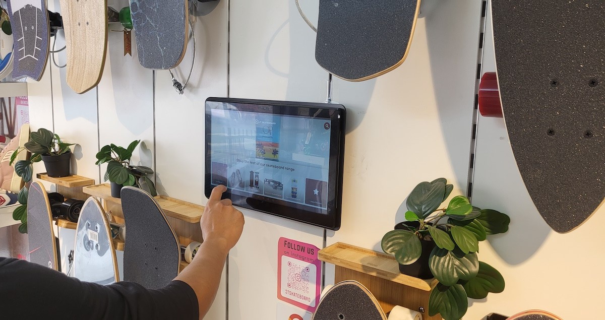 UK Startup Cloudshelf Launches No Code Platform Bridging E-Commerce Sites To In-Store Kiosks