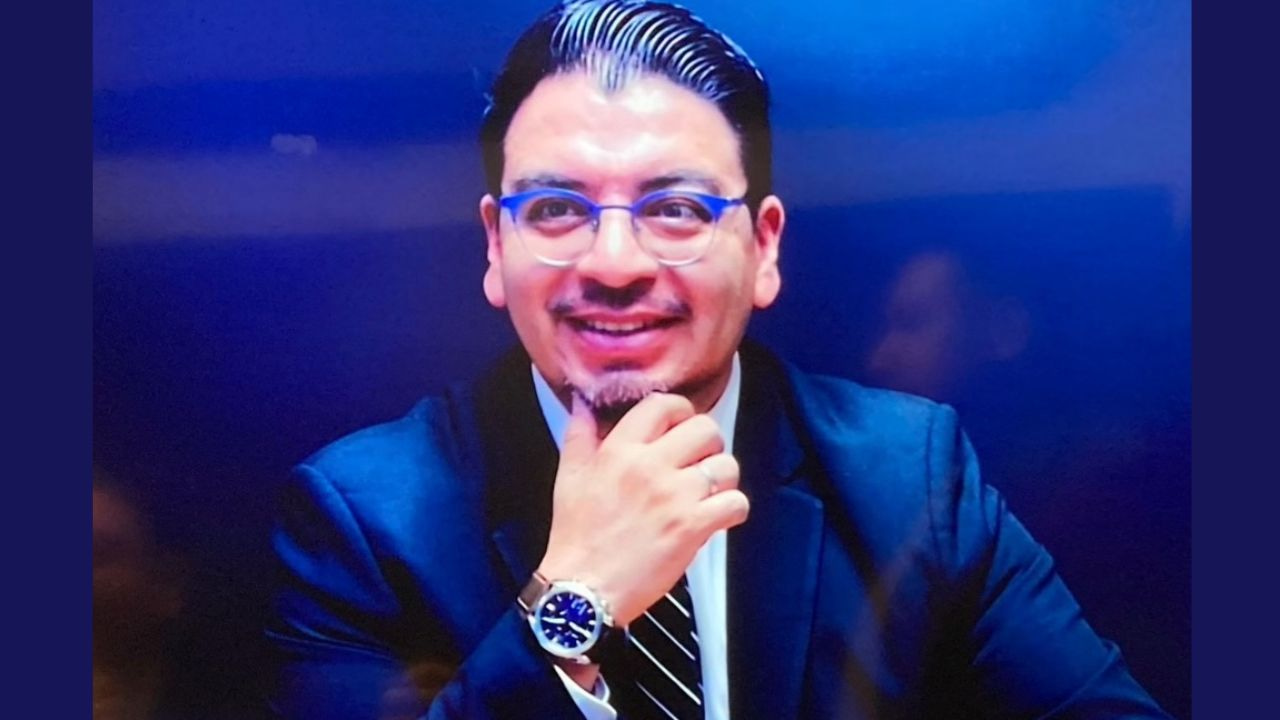 Victor David Barraza Islas aplica su CTS en educación 