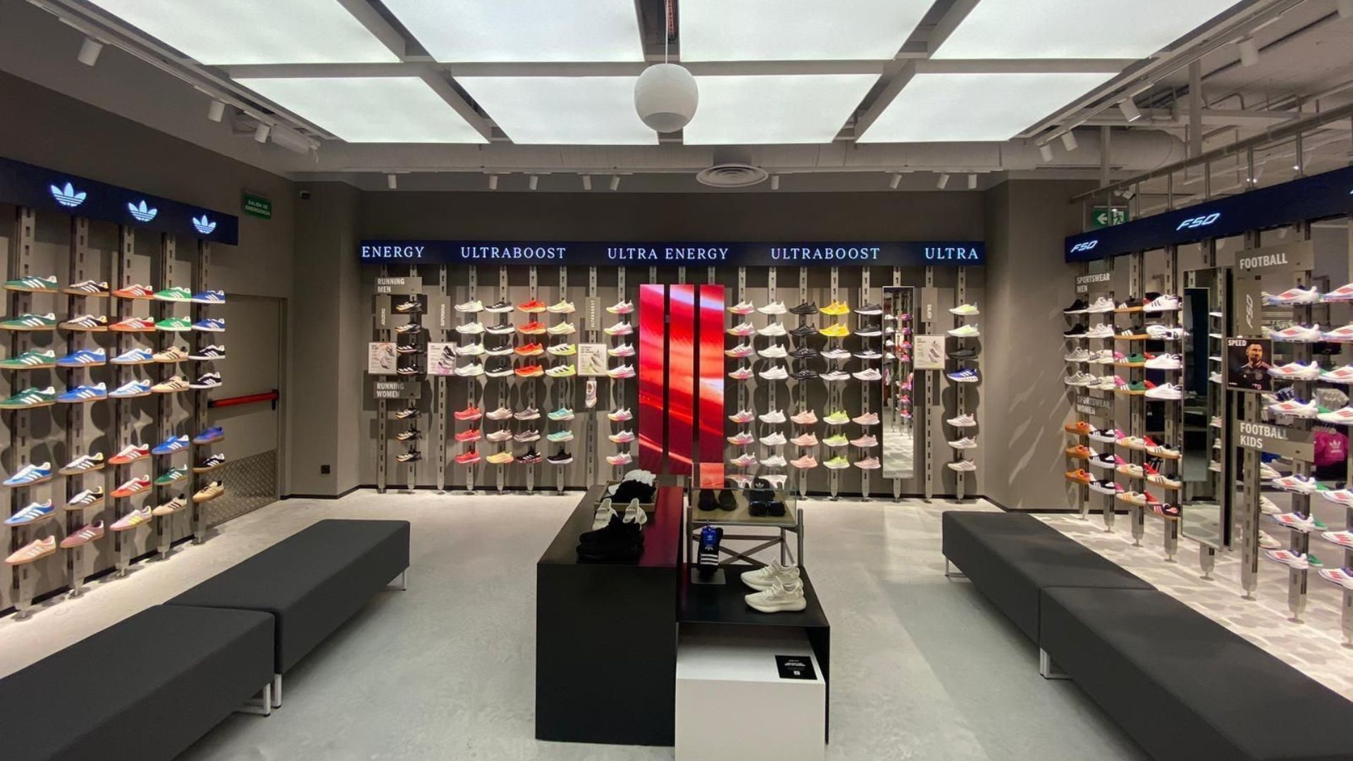 adidas apuesta por una experiencia inmersiva en su nueva tienda en Maremagnum