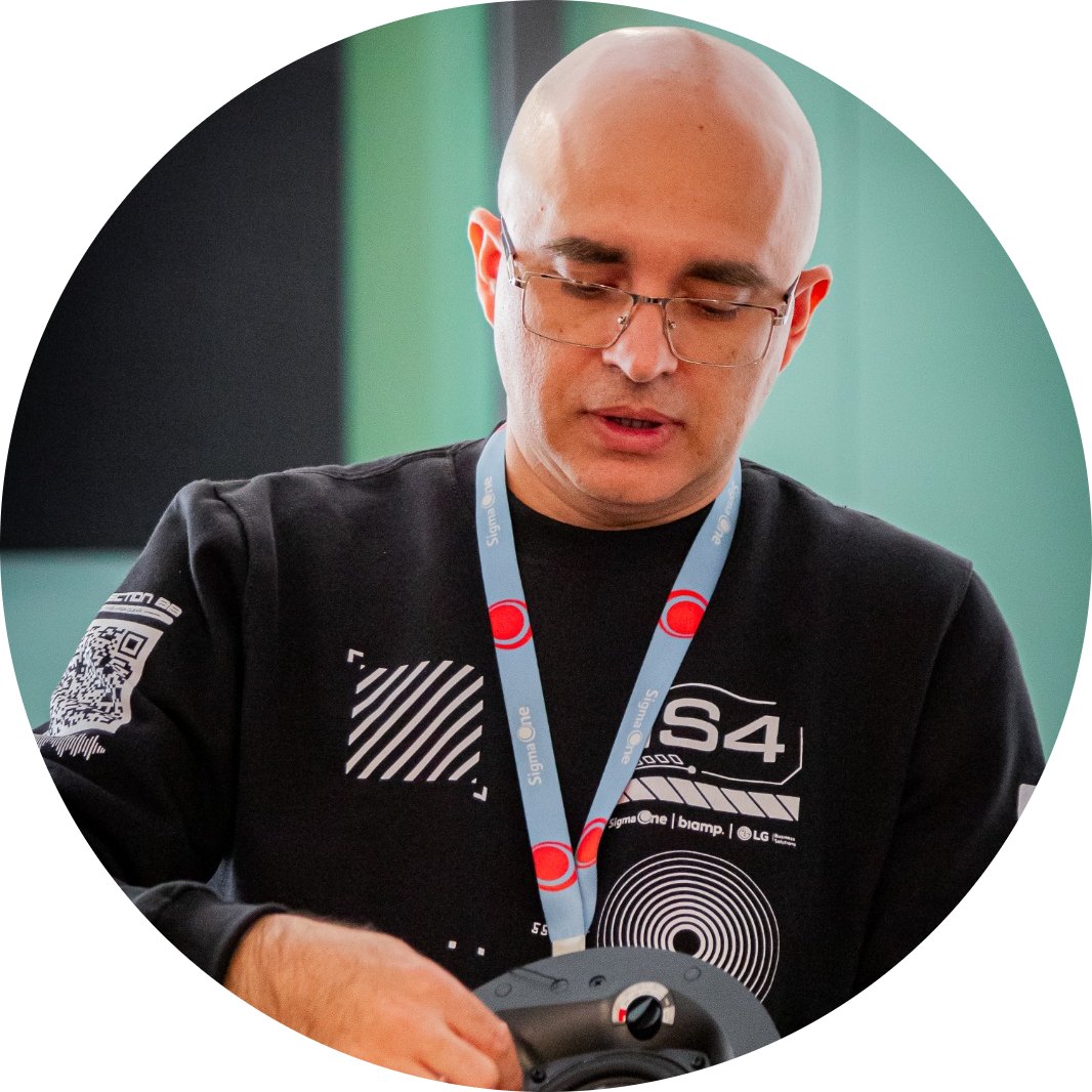 Go to the profile of Luis Salgueiro