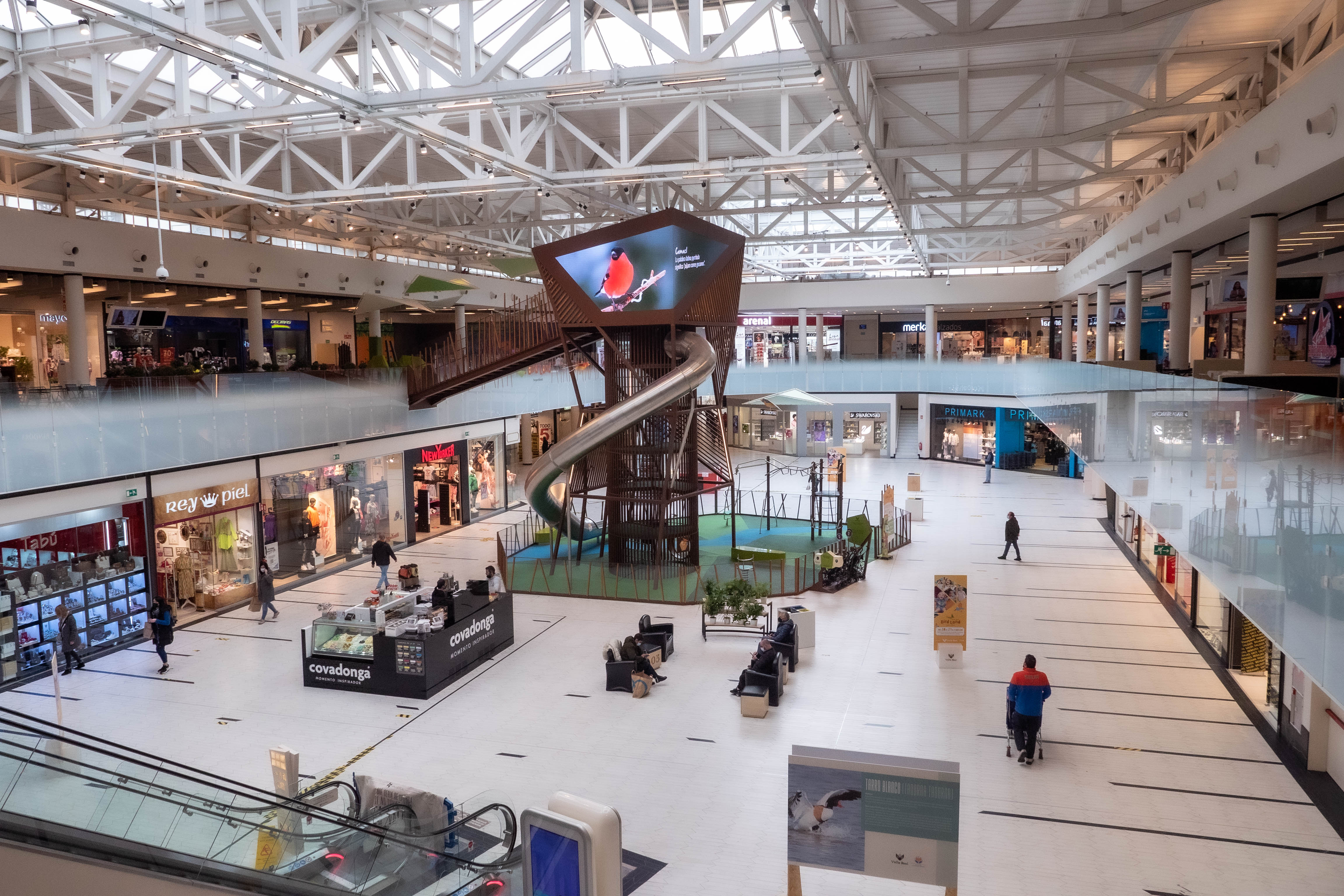 Case Study: Taking Valle Real shopping center to a new dimension - "Digital playground - Bird Land"