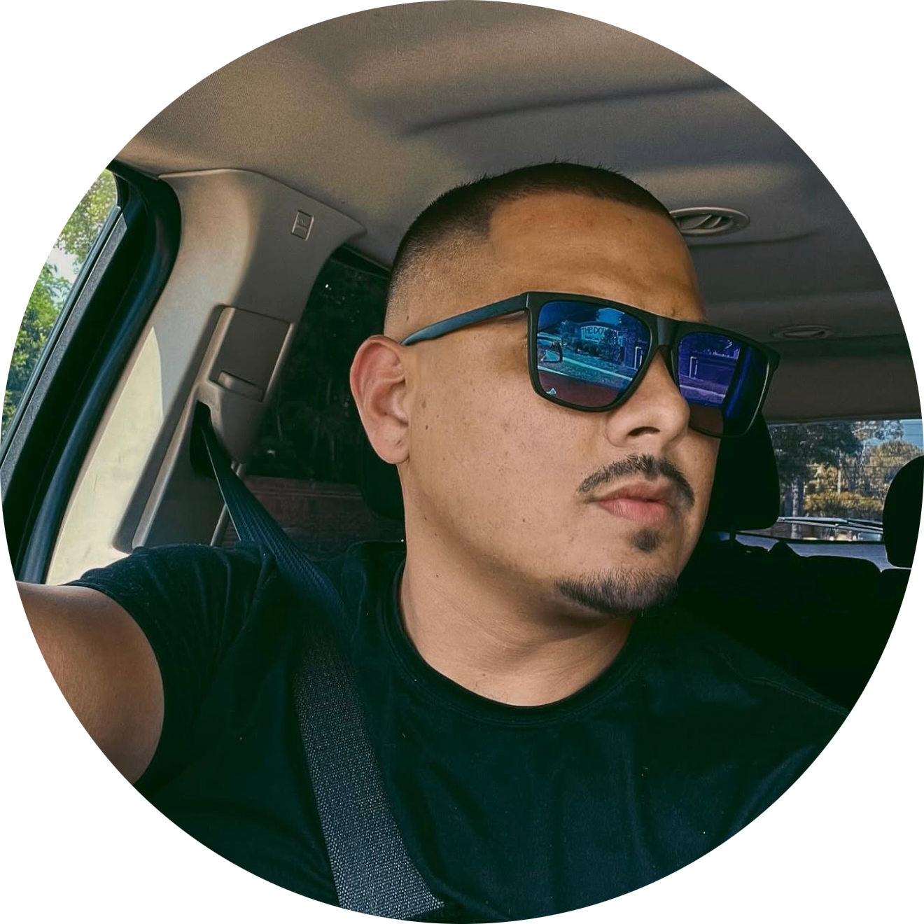 Go to the profile of Luis betancourt