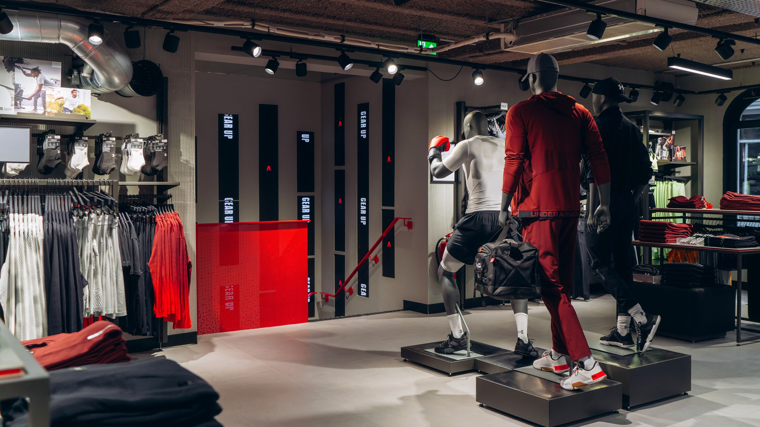 Under Armour opens new Flagship in Amsterdam, a new experience store concept located in Koningsplein