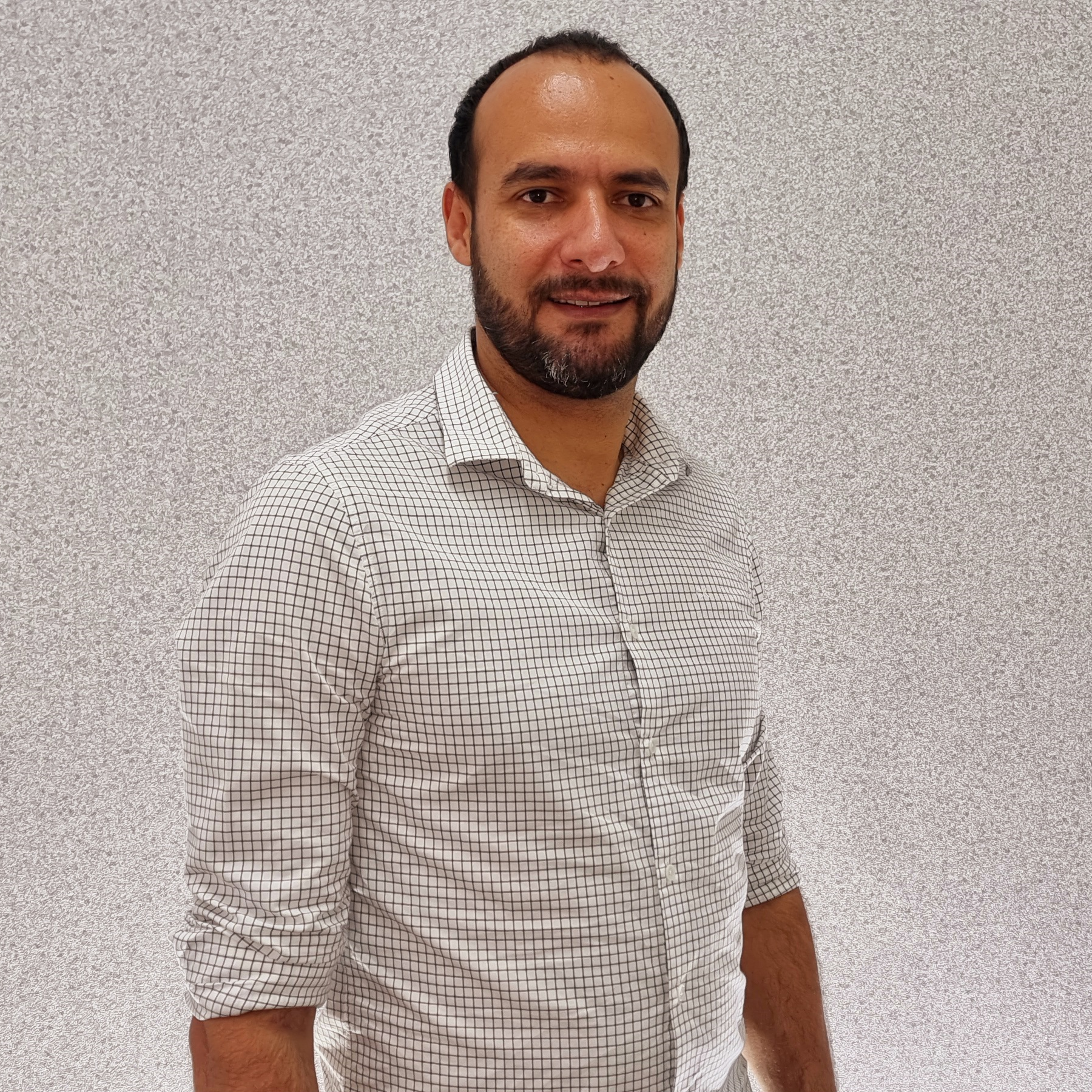 Go to the profile of Henrique Miranda