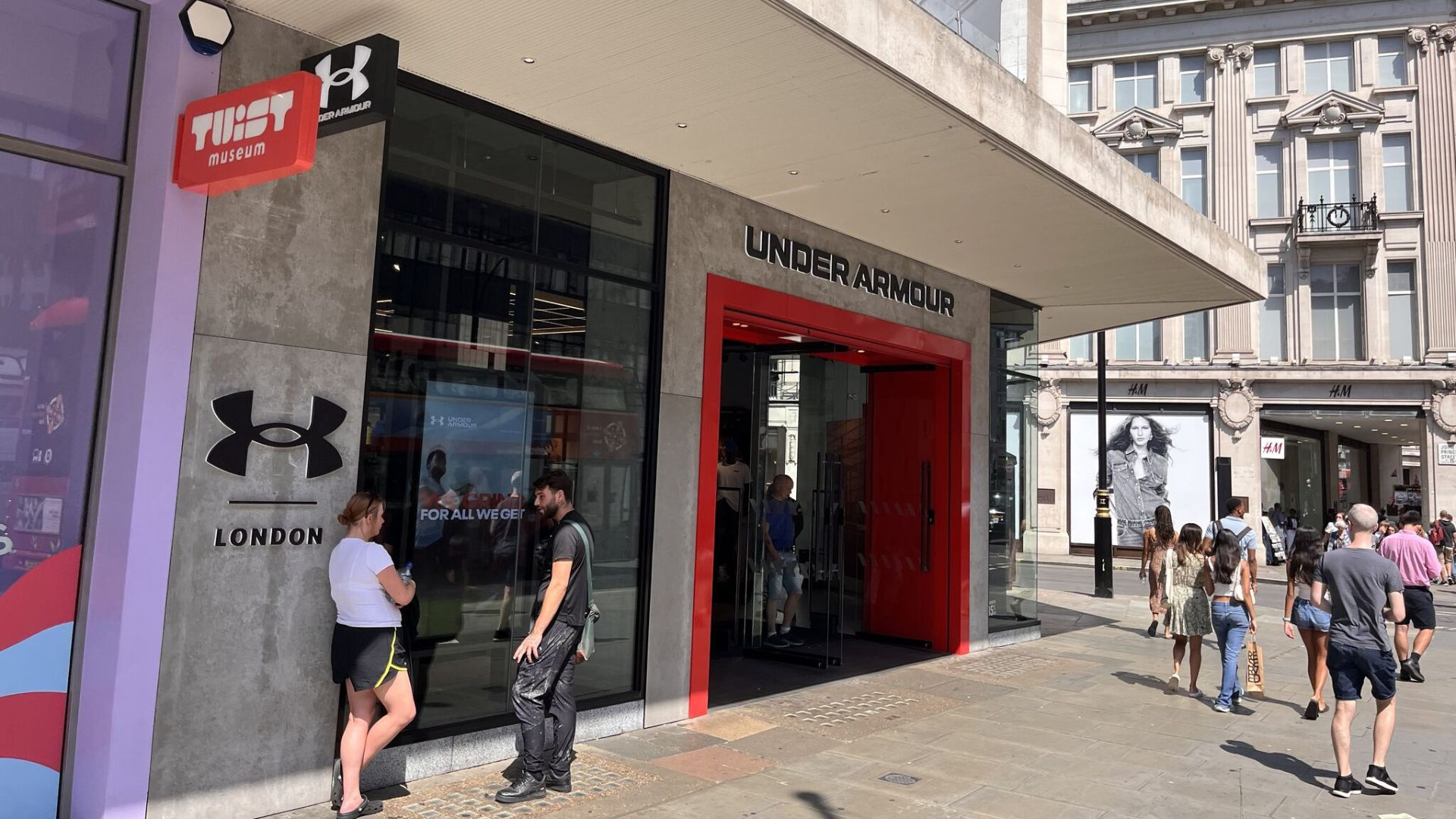 Under Armour relied on LEDDREAM Group for the Opening of its Flagship Brand House on Oxford Street, London