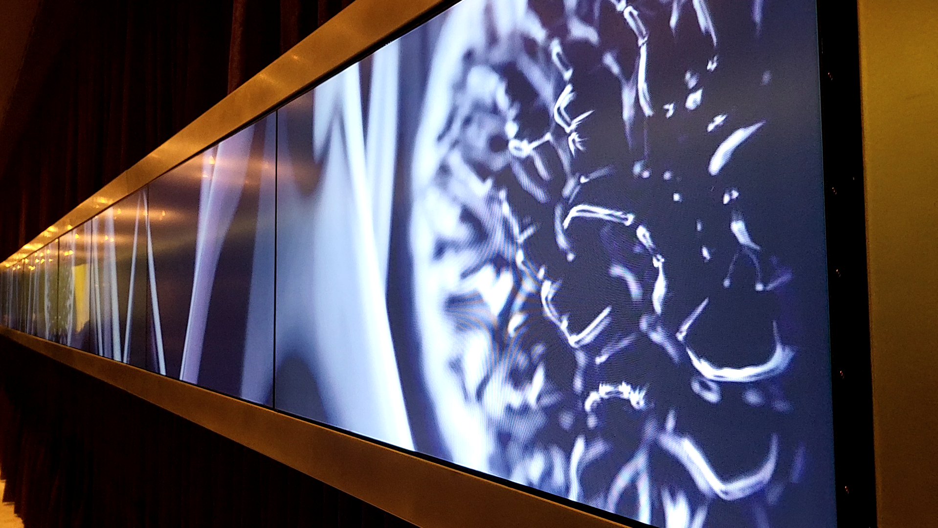 Cosmopolitan Hotel Lobby Case Study - Digital Signage