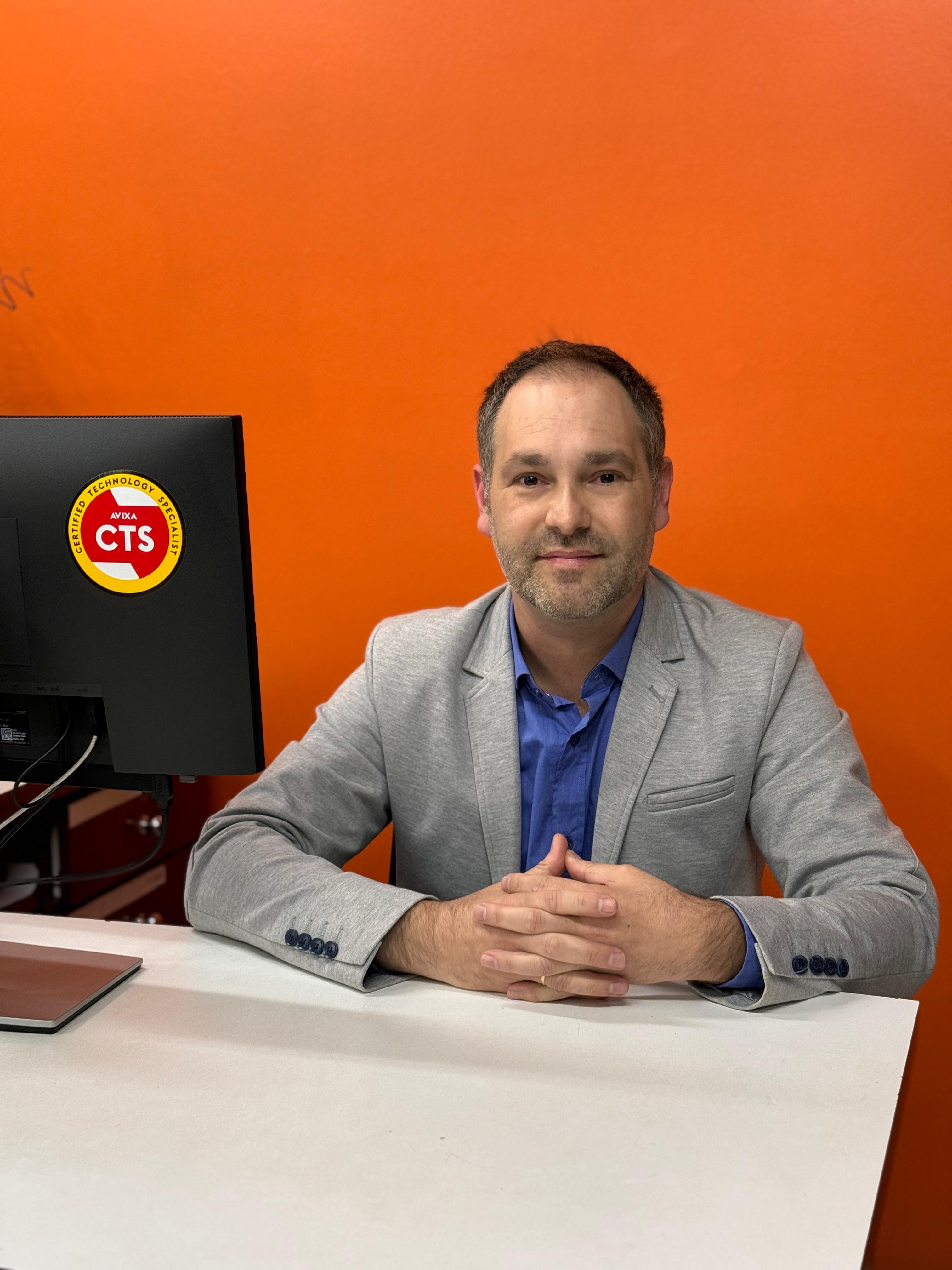 Go to the profile of Henrique Bido