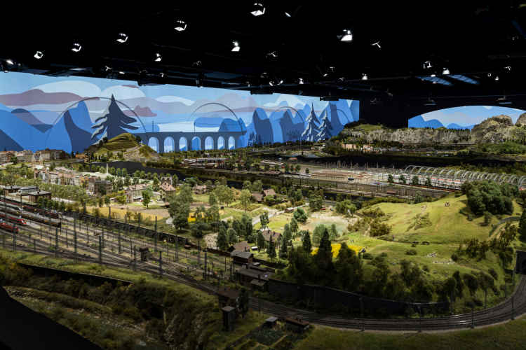 Immersive AVL takes Model Railfans on a Trip Through Time and Space
