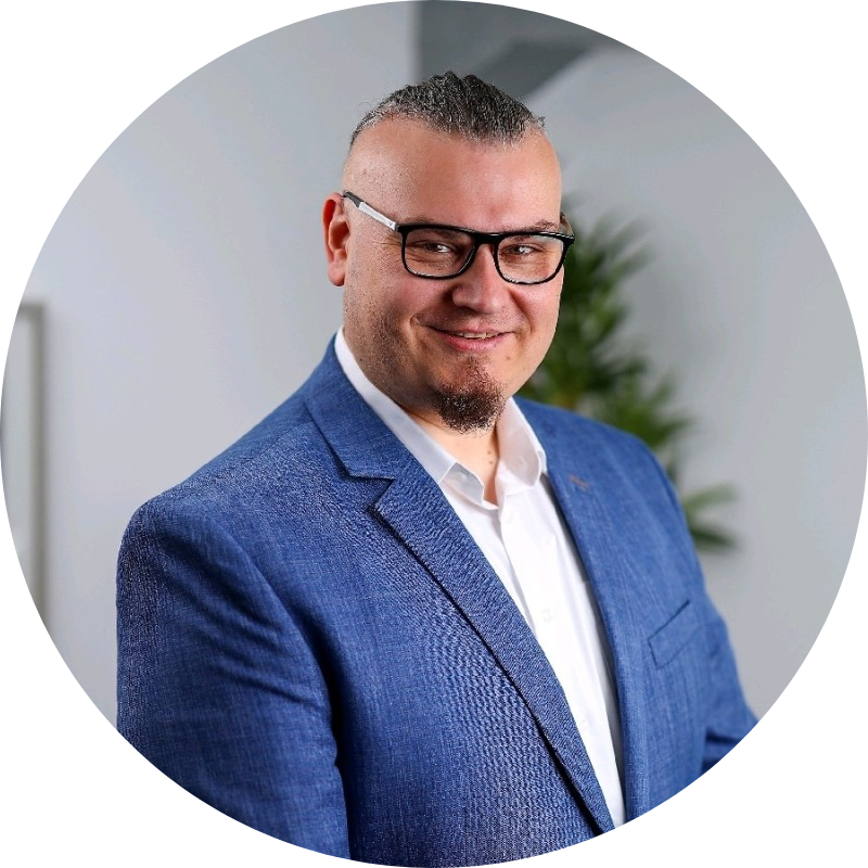 Go to the profile of Lukasz Szymona