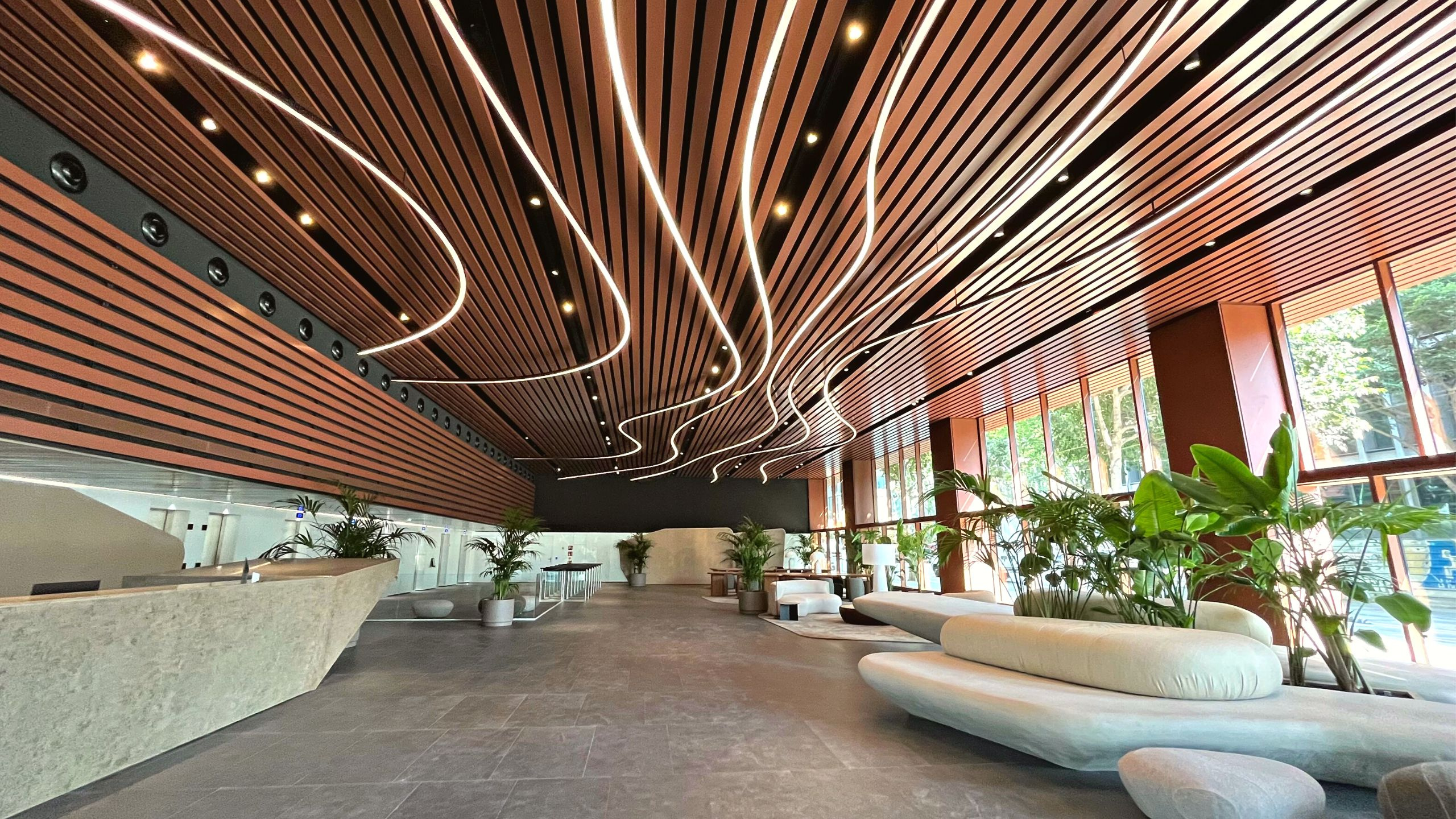 We turned the lobby of the new Álaba 111 building in Barcelona into a luminous oasis spanning over 350 meters of digital lighting