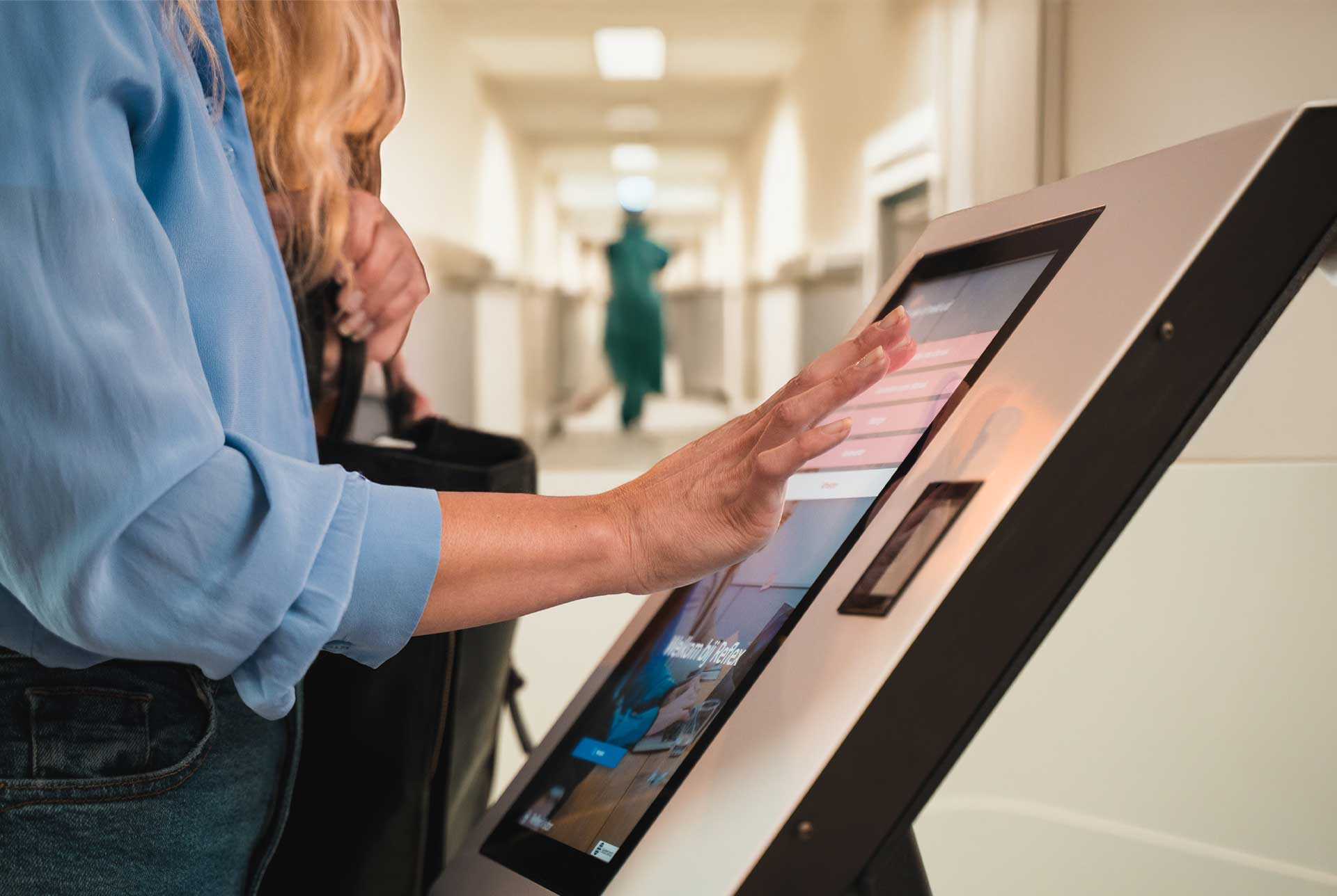 Smarter healthcare workflows with Panel PCs