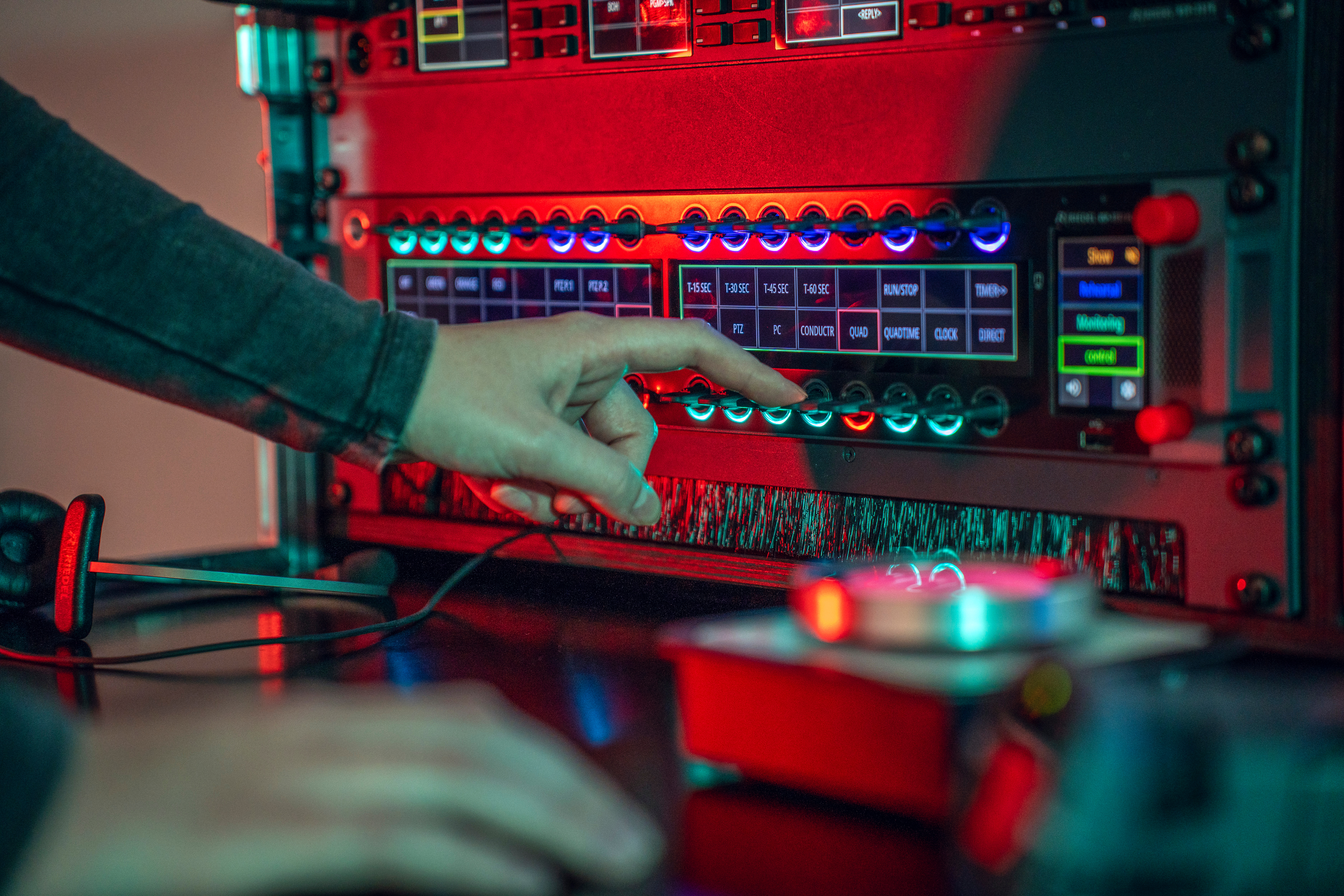 Bringing Simplicity to Complex Theater Productions