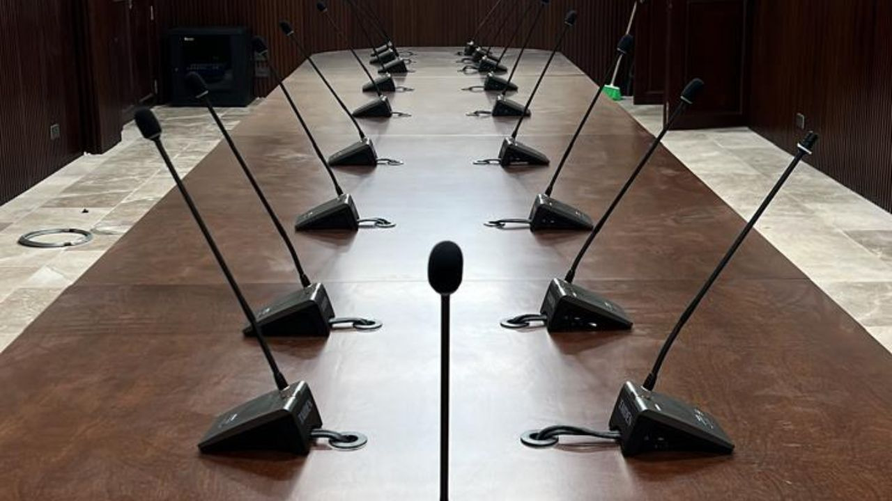 Como escolher um sistema de conferência para o setor governamental